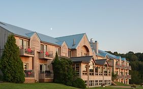 Battures Hotel Fjord Saguenay